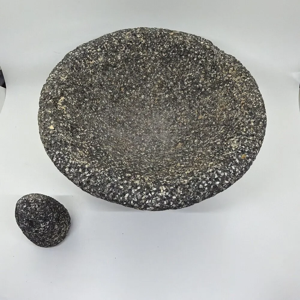 Vintage Molcajete Lava Stone  8” dia. 4